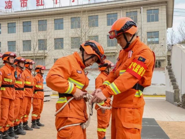 风气监督员｜擦亮“探照灯”，点亮“夜明灯”_腾讯新闻