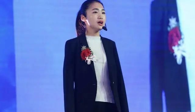 陕西女孩9岁失去双臂24岁成总裁粉丝千万婚后过得怎样