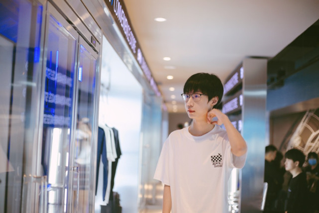 ag千万买初晨成笑柄错过暖阳成绩不如汤汤早该启用今屿