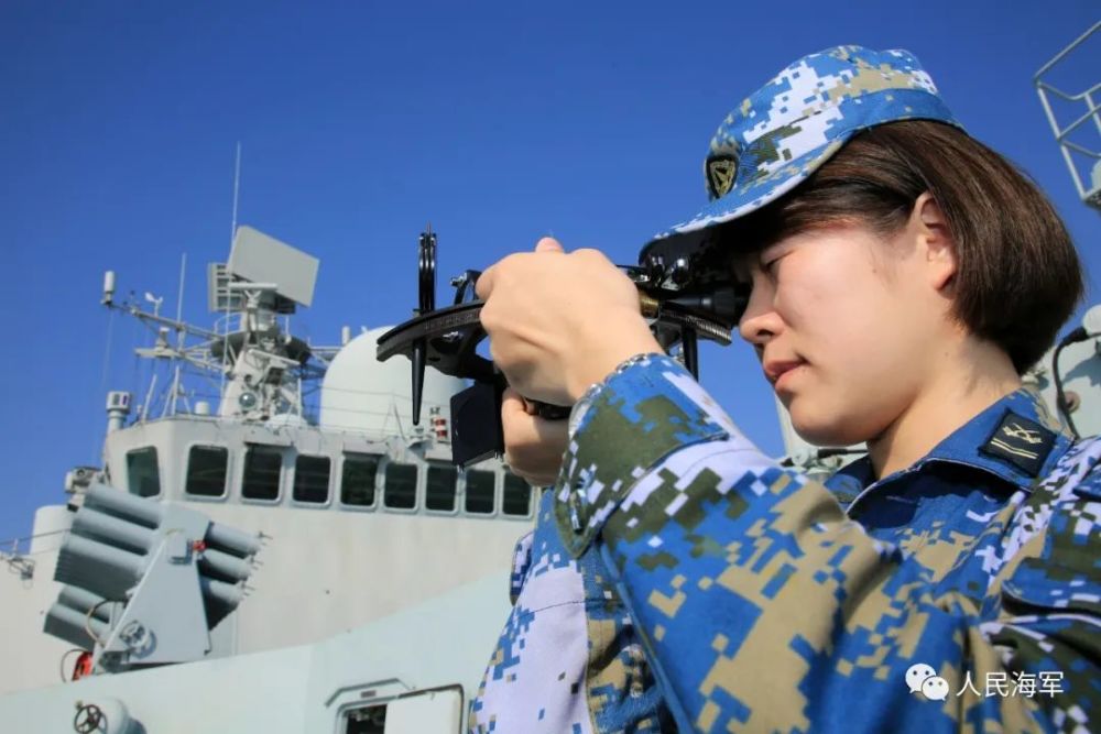 乘风破浪来看女兵上舰这十年