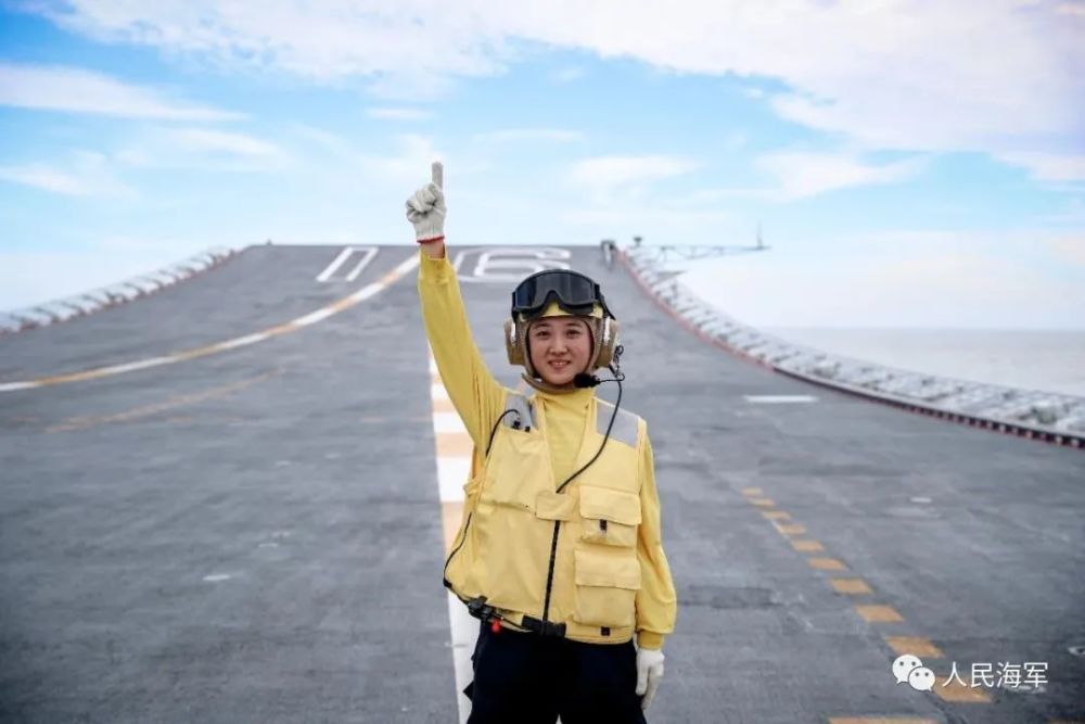 乘风破浪，来看女兵上舰这十年茼蒿鸡蛋馅素饺子做法