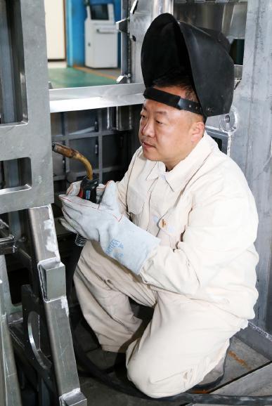 姜涛与祖国强大焊在一起