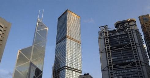 香港中环的风水大战为何香港汇丰银行大厦楼顶会驾着两门大炮