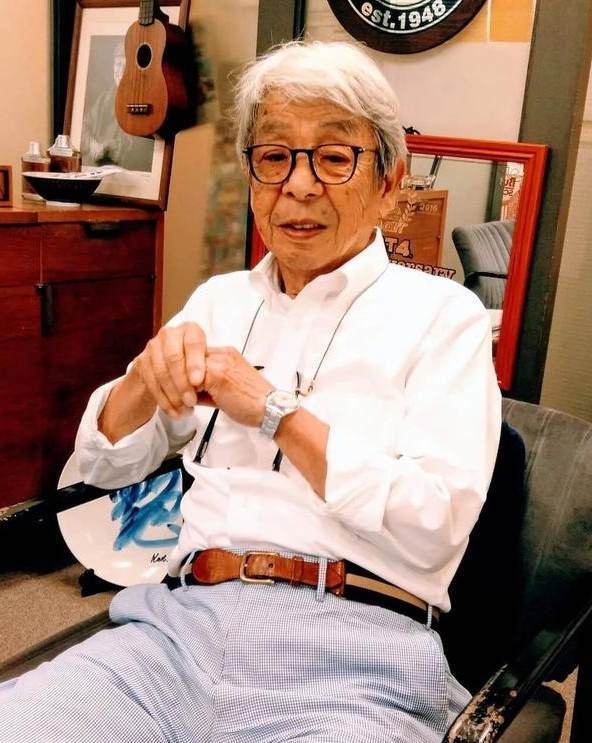 众人误以为日本时尚教父是山本耀司却不知道真正的教父是他