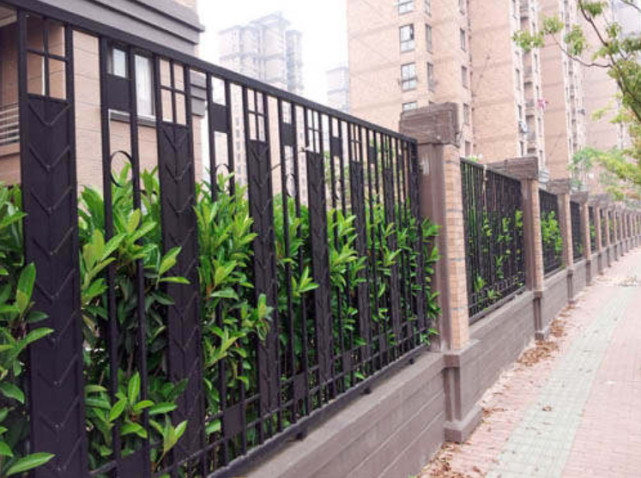 西安铁艺栏杆护栏如何选择?