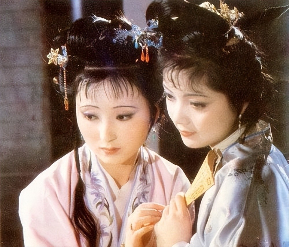 林黛玉先天不足,薛宝钗有热毒,同属一种病,人生结局都在药方里_腾讯