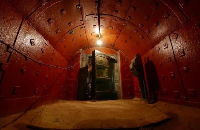 对付亚述钢厂地下核掩体,还有三种方法