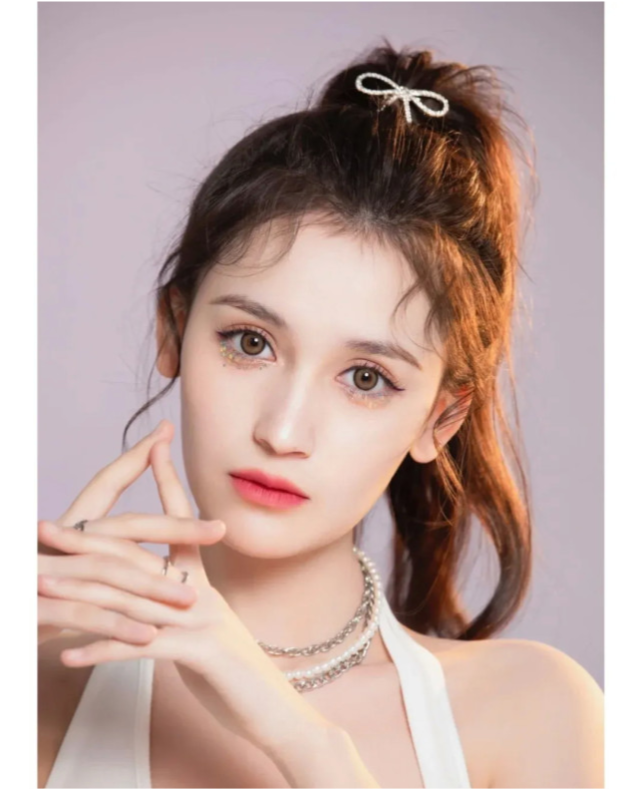 艺考成绩出来中戏偶剧和中戏表演系女生第一名两位颜值都很高