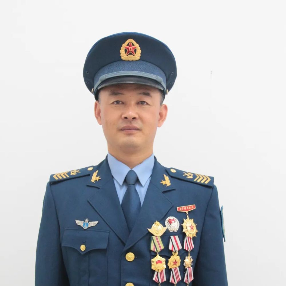 北疆先锋|窦树军:空军无损探伤领域的"兵专家"_腾讯新闻