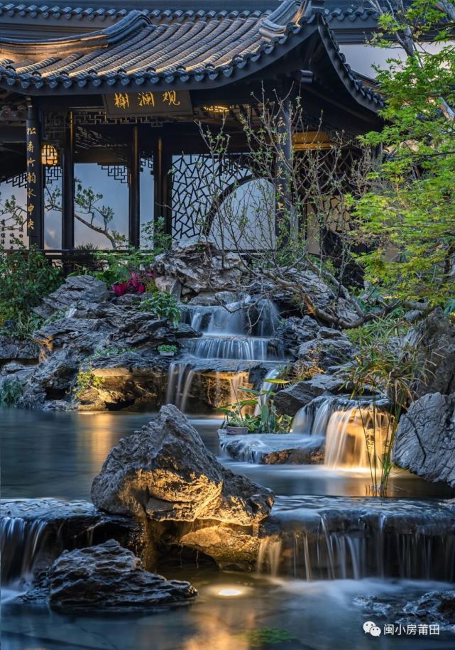 在社区规划上以古典园林为原型,取苏杭名园之精粹,理水叠山,移步换景