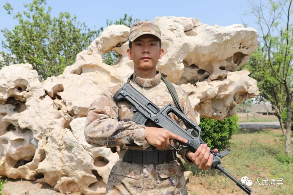 你手握钢枪的样子真帅!_腾讯新闻