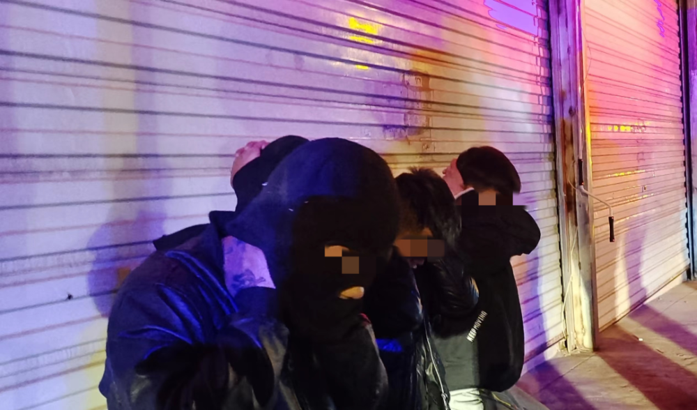 精神小伙约架还没开始就团灭