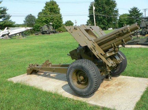 美军m1式榴弹炮,被广泛应用于二战,至今仍有存货!