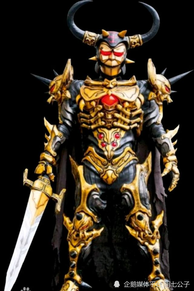 所以在这种危机的存在下,奥特曼与小金人暂时达成联盟,一同对抗亡灵古