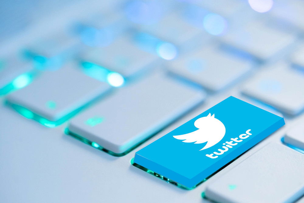 马斯克收购推特一波三折:这是爱情还是利用?_腾讯新闻