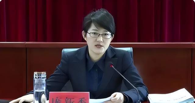 从六毒俱全女县长的落马看看她的其中一毒在哪