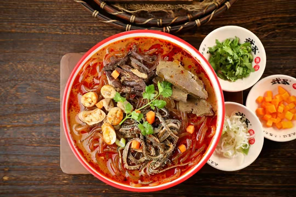 武圣羊汤羊棒骨熬汤京城美名扬