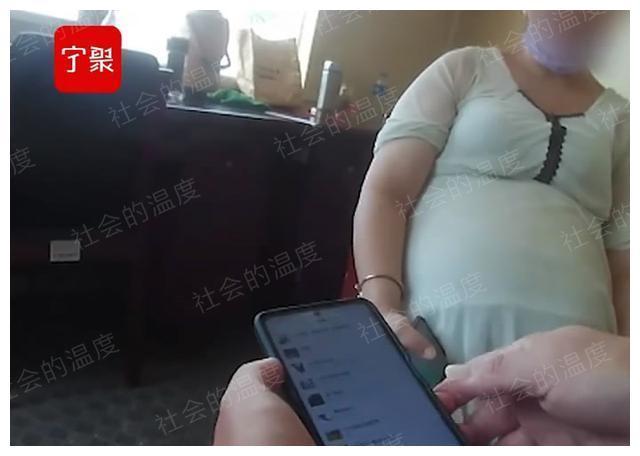 女子怀孕被赶出家门,大着肚子流浪火车站,被甜言蜜语连骗两次