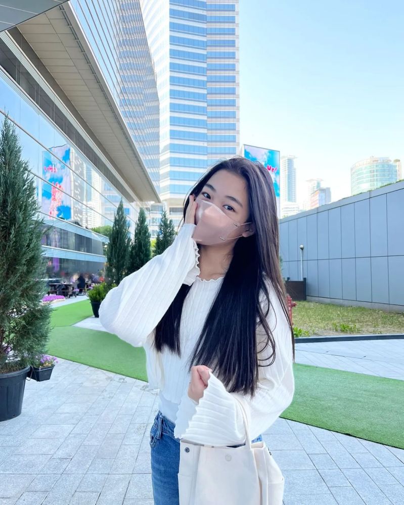 exo金钟仁5年前邀请罗夏恩如今sm与她签订专属合约