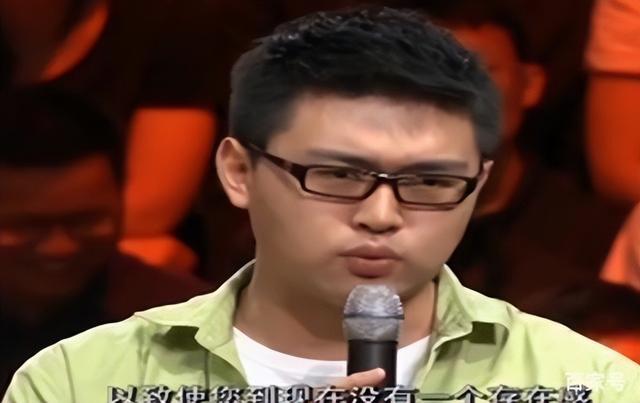 某节目上易中天老师作为嘉宾来到了节目现场,而作为青年代表的马昊却