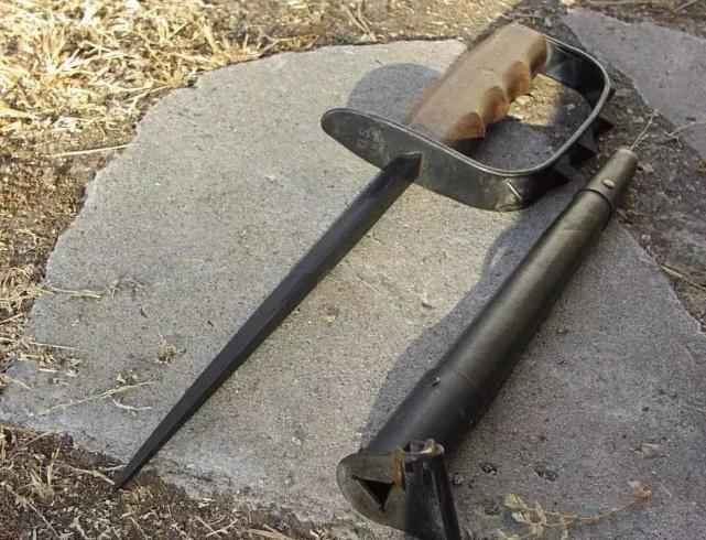 全靠diy全凭想象力制作的一战武器战壕锤