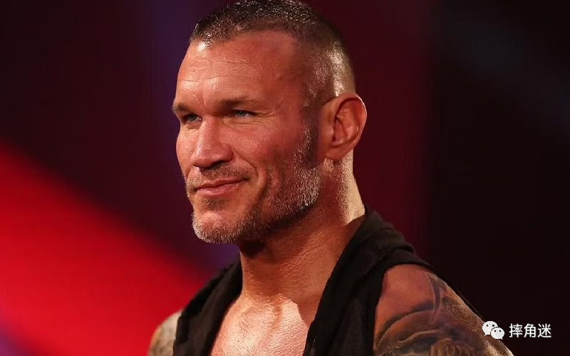 老麦曾想让巨石强森与熊对决,前wwe选手称兰迪是最好的摔角手!