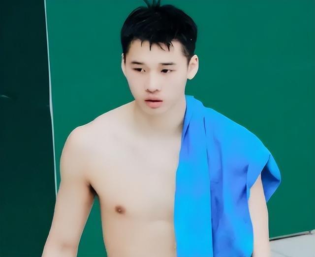 拒绝退役奥运冠军陈艾森晒恢复训练全红婵留言看到何教练了