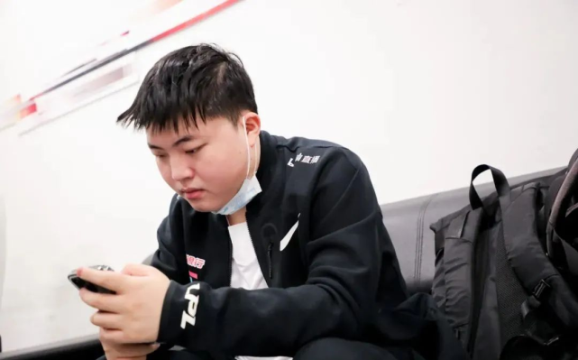 LOL：圈内人士曝光亚运会初选名单，Uzi和刘青松成功入选，很合理_腾讯新闻