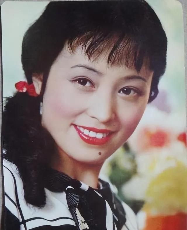 歌唱家朱明瑛有过一段婚姻为了儿子72岁未再婚