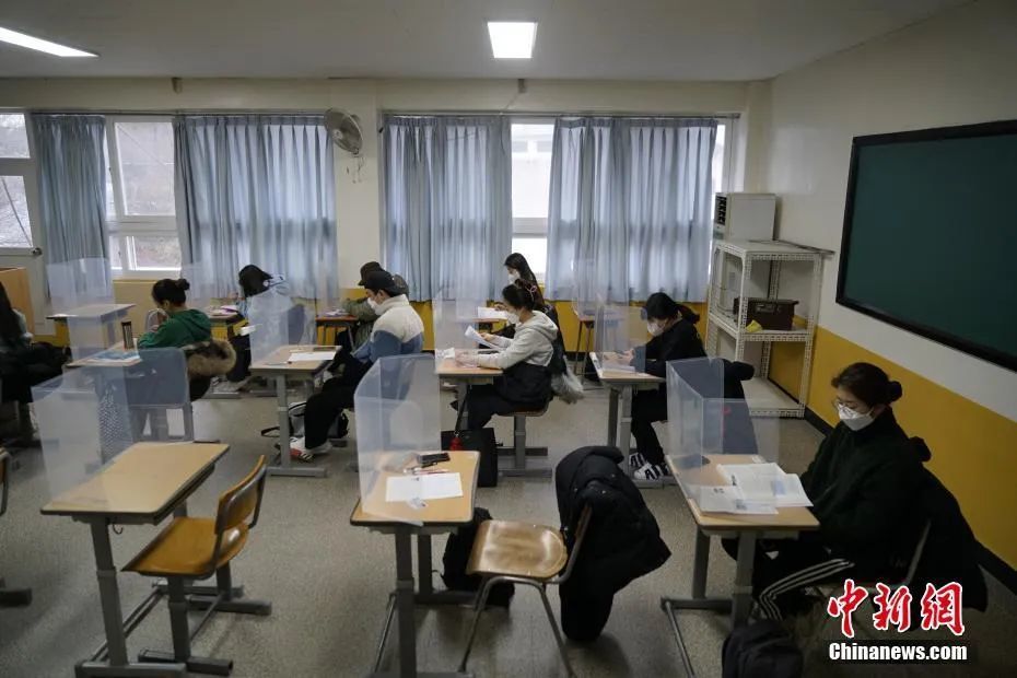资料图:2022年2月19日上午,hsk(中国汉语水平考试)在韩国汉城华侨中学