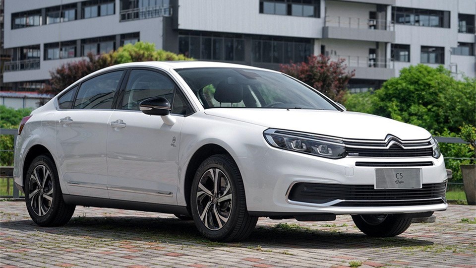 雪铁龙C5：二手车商都不敢收的法系车，花10万买真的亏？