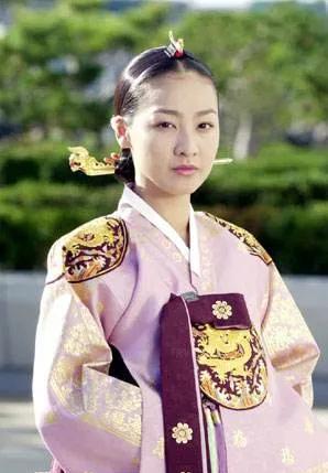 朝鲜中宗的王后图片