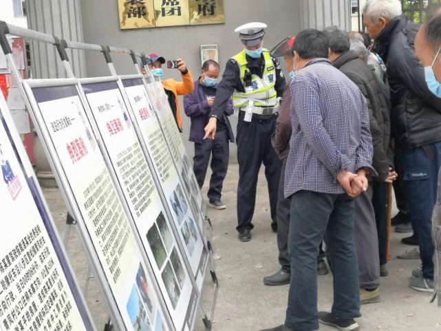 交警二大队"大喇叭"进村入寨,农村交通安全"硬核"宣传不留盲区!