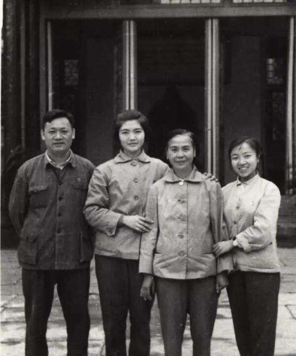 1949年,陈毅邀方志纯吃饭,方志纯直言:贺子珍贺怡两姐妹想见你_腾讯