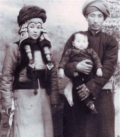 杨炳莲就这样跟着新婚丈夫来到了婆家张家坨生活,这时候,她才知道在