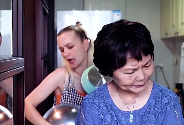 厦门洋媳妇在中国拿手菜肴麻婆豆腐怀孕后被强制坐月子