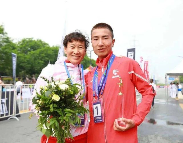 中国著名中长跑教练肖丽:不服气,不认命,跑出精彩人生!