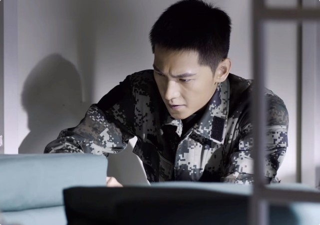 从《人世间》到《特战荣耀》,王大奇换身军装难认出