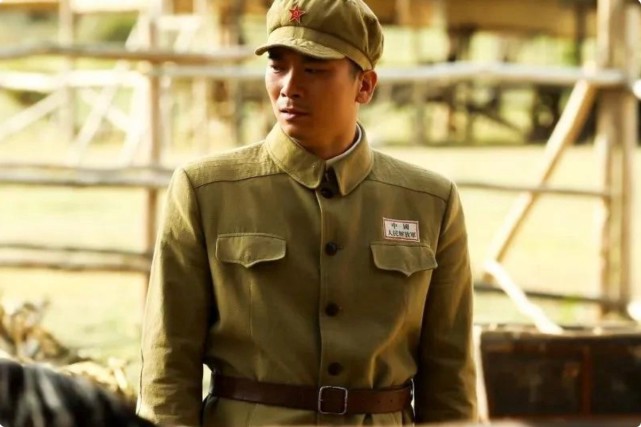 从《人世间》到《特战荣耀》,王大奇换身军装难认出