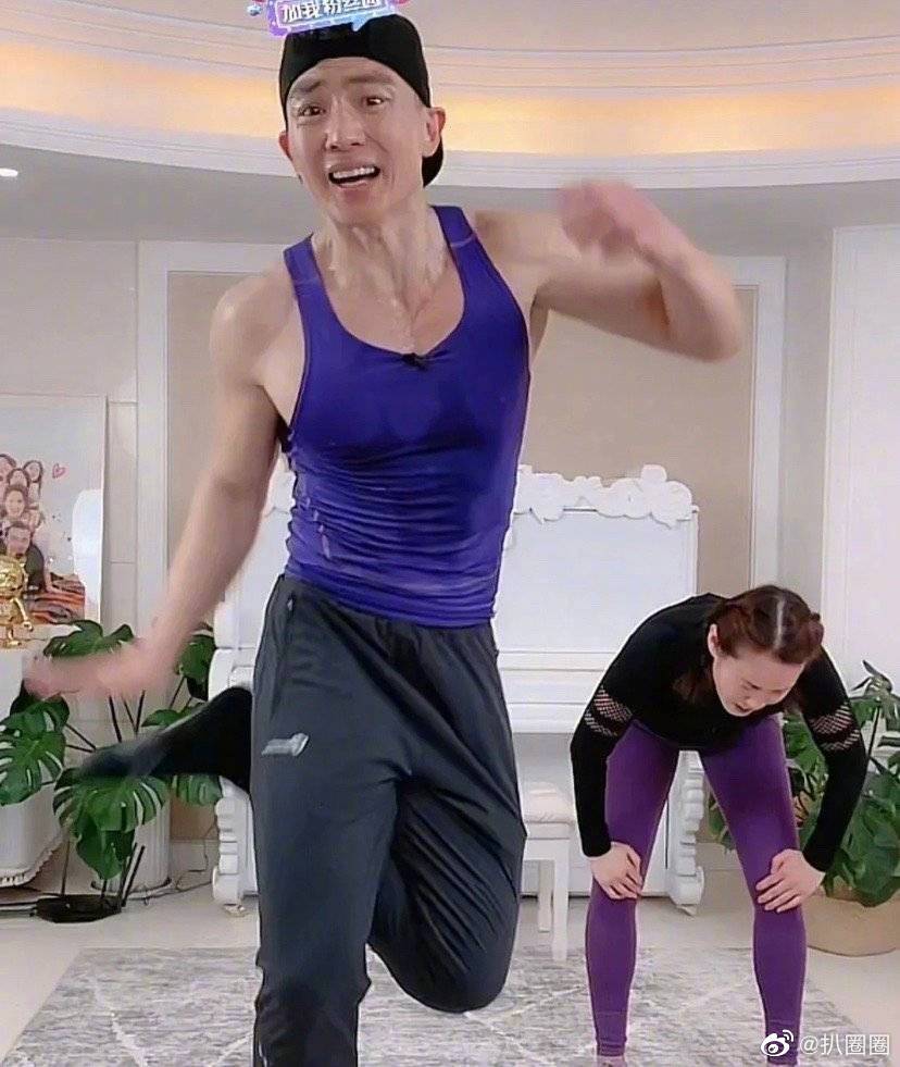 选美冠军到"划水员工",刘畊宏与妻子"搞笑"直播背后是一段爱情佳话