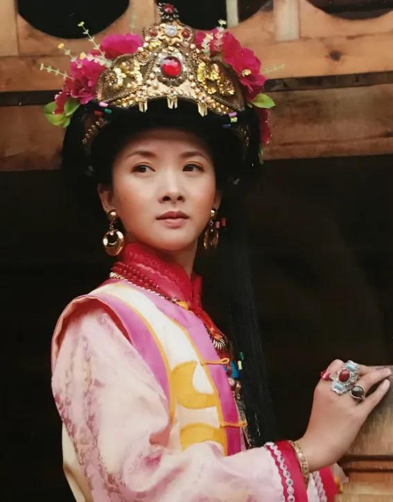 知名演员谢兰从丁克到高龄产子成宠子狂魔她经历了啥