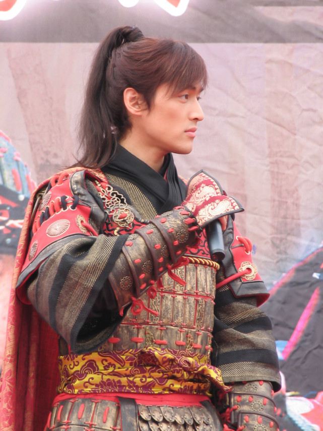 《少年杨家将》是唐人投资拍摄的电视剧,公司为刘诗诗争取到讨喜的