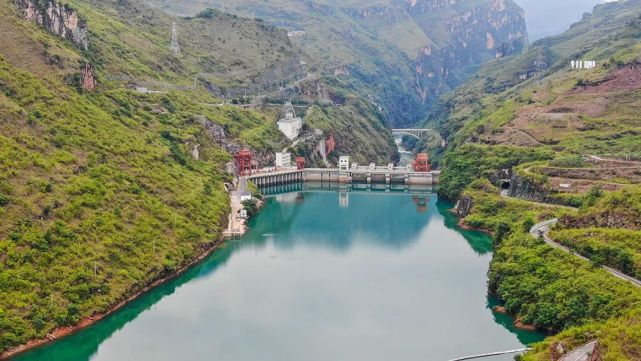北盘江马马崖水电站位于普利乡境内的北盘江马马崖水电站装机55万千瓦