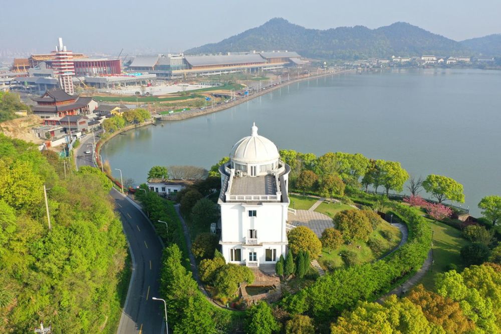 宁波东钱湖畔最牛别墅 占地面积4735平方米_腾讯新闻