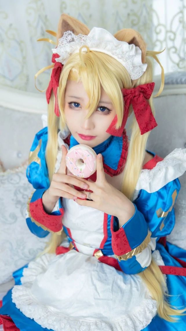 cos:fgo圣诞新从者布拉达曼特cos正片@屿祁