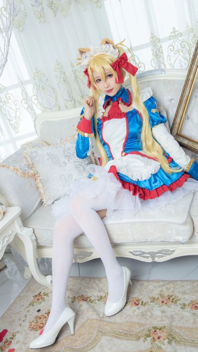 cos:fgo圣诞新从者布拉达曼特cos正片@屿祁