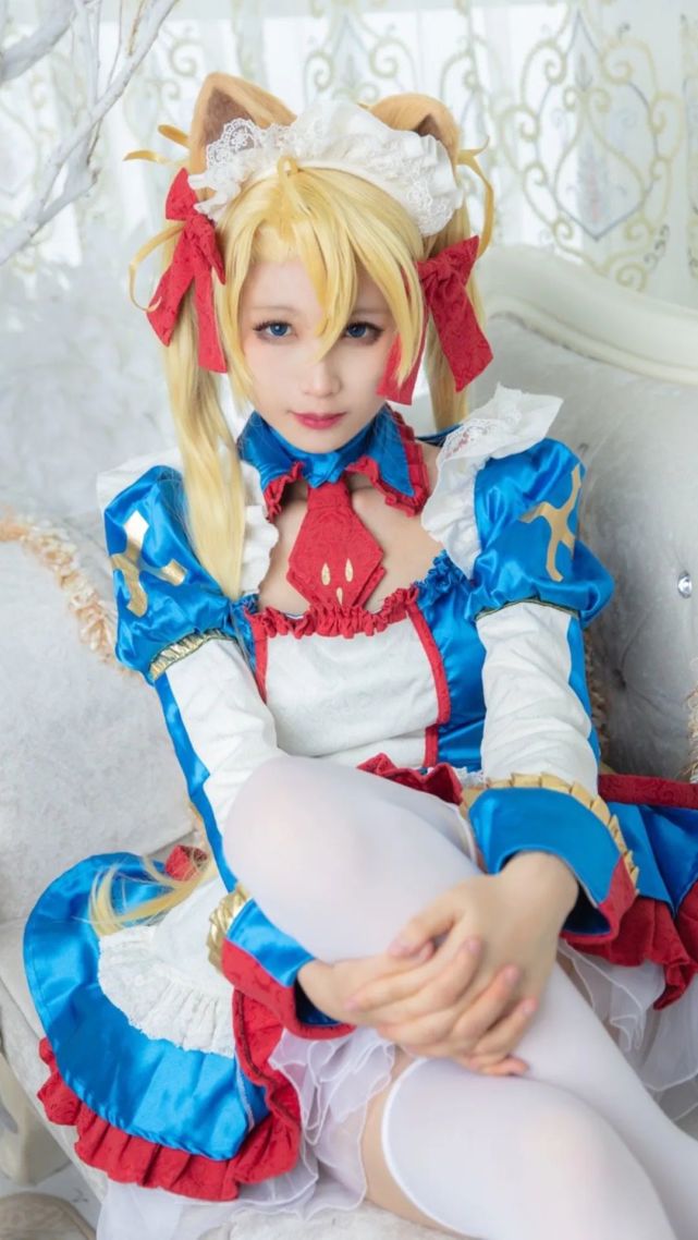 cos:fgo圣诞新从者布拉达曼特cos正片@屿祁