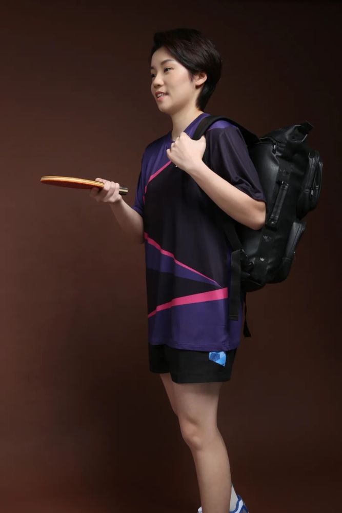 斯帝卡v乒乓新品丨杜凯琹最青睐的时尚背包就要上市啦