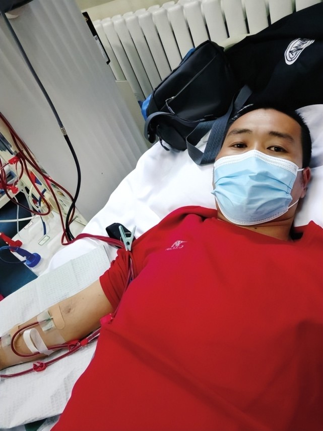 患尿毒症晚期,高昂的医药费一度耗尽家里的积蓄,但坚强的他仍想活得