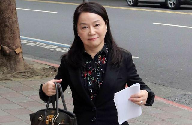 周玉蔻"打3剂高端"确诊了!脸书自曝pcr检测阳性